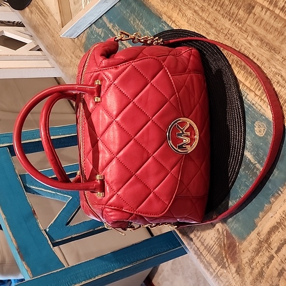 Michael Kprs Quilted Fulton Bag - Picture 1 of 16